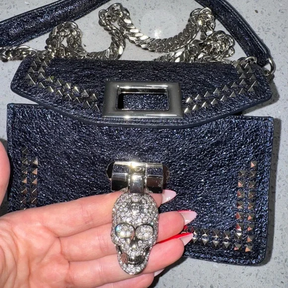 Glamorous Black Skull Embellished Crossbody Bag - Picture 7 of 12